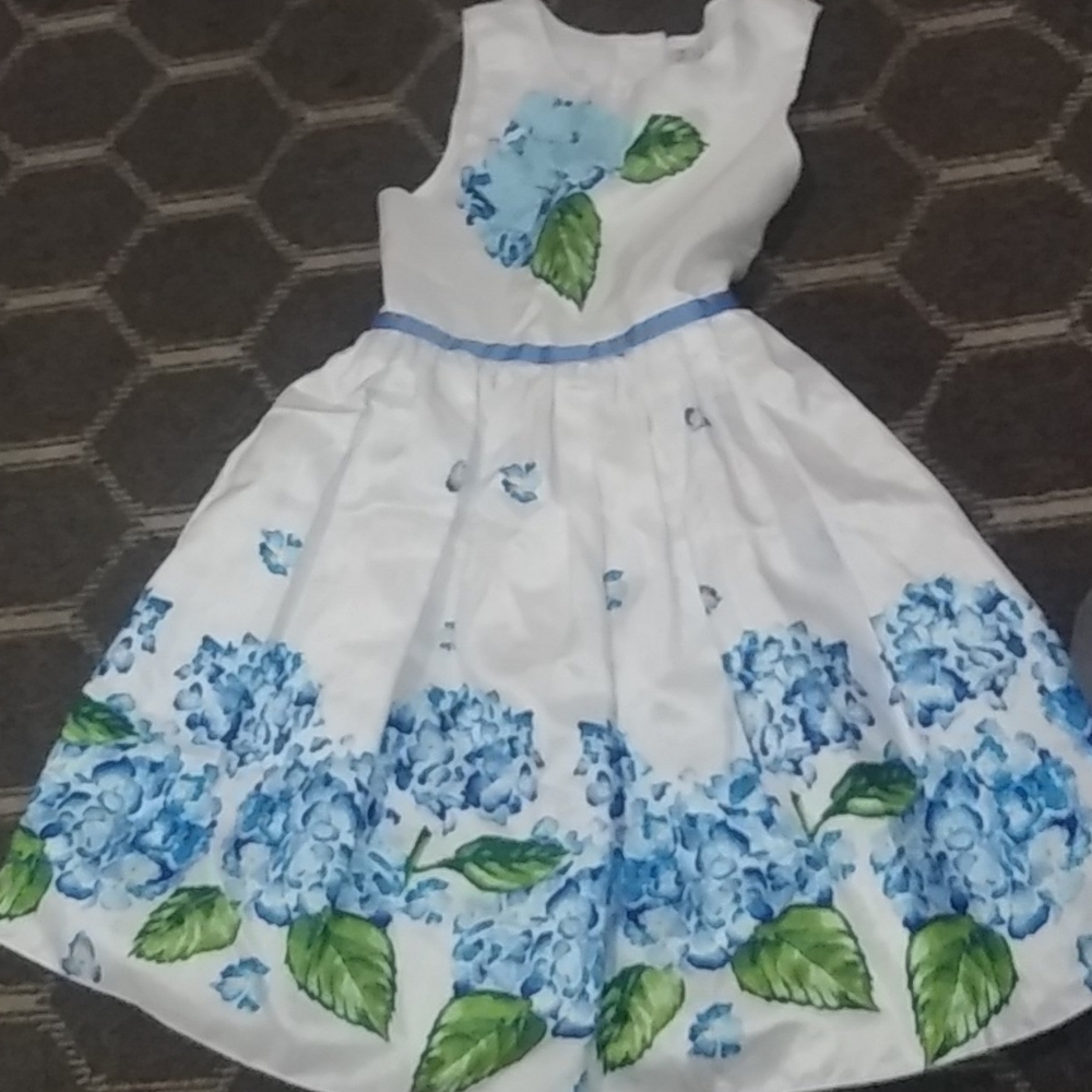 White floral sweet heart rose dress